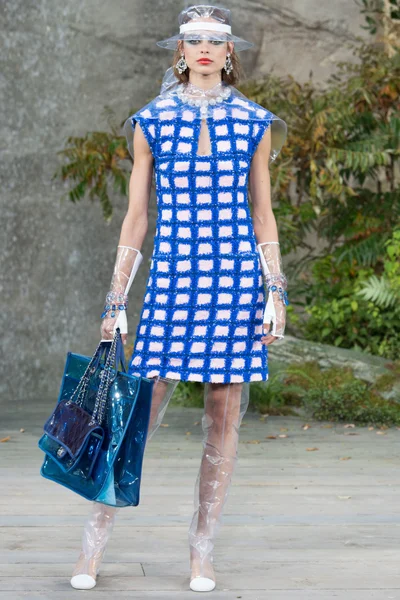 Look 9
